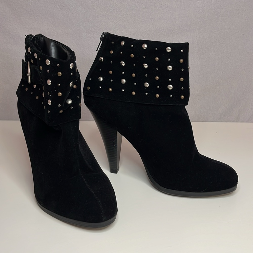 Qupid “Proven-15” Black Velvet Ankle Booties - Size 9 - With Box